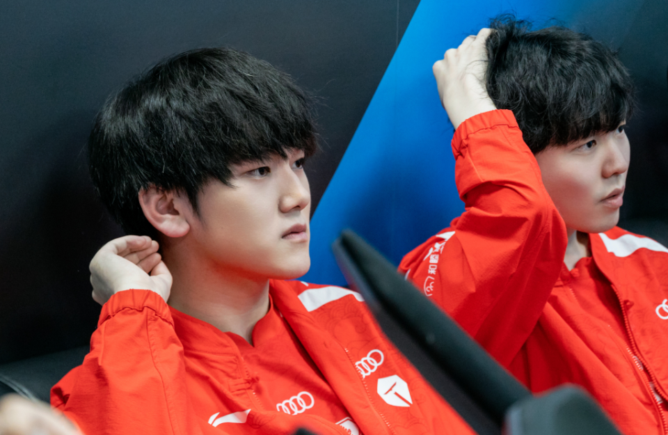 BRO血洗TES,Elk打出惊人五杀焦点之战半决赛,锁定晋级资格 BRO血洗TES,Elk打出惊人五杀焦点之战半决赛,锁定晋级资格