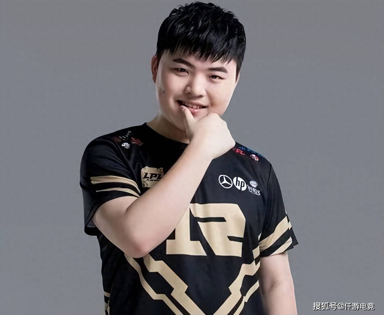 开云体育平台APP-RNG轻取KT，Uzi拿下关键大龙峡谷大战半决赛，留下经典瞬间