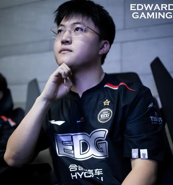 RNG轻取KT，Uzi拿下关键大龙峡谷大战半决赛，留下经典瞬间