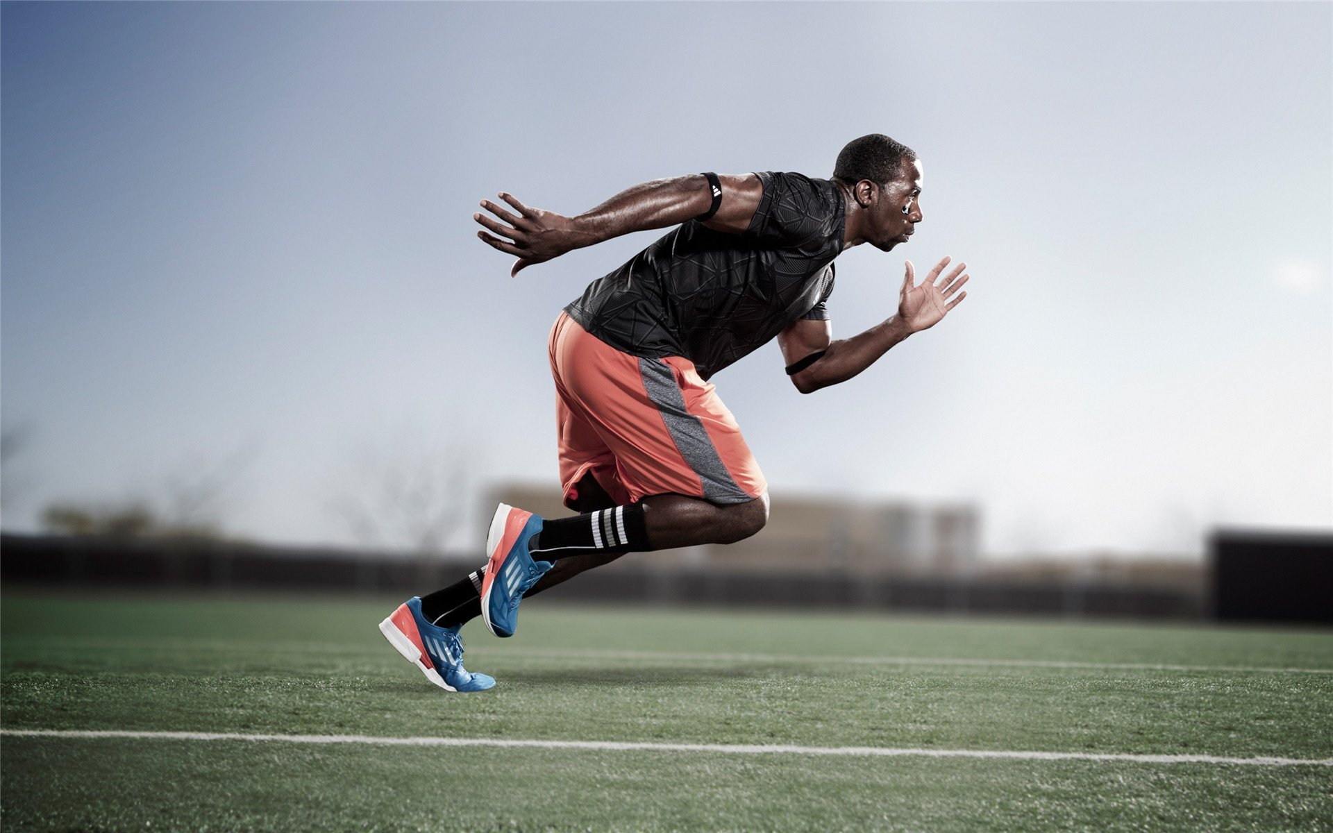 从配角到主角，布伦森如何在F1的终极舞台上完成自我救赎